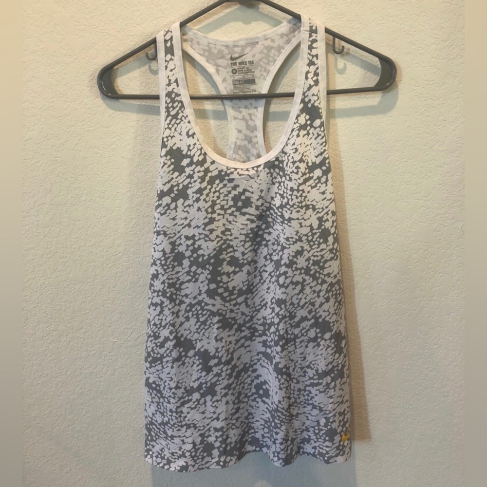 Nike woman’s tank top Size M